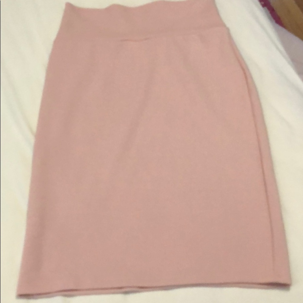 EUC LuLaRoe Cassie skirt in solid blush color